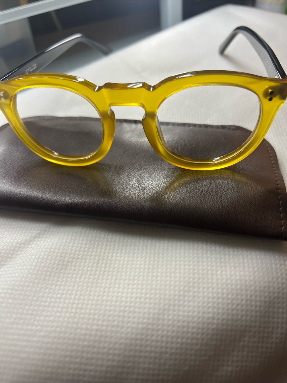 Lohaue Yellow Round Frame Sunglasses
